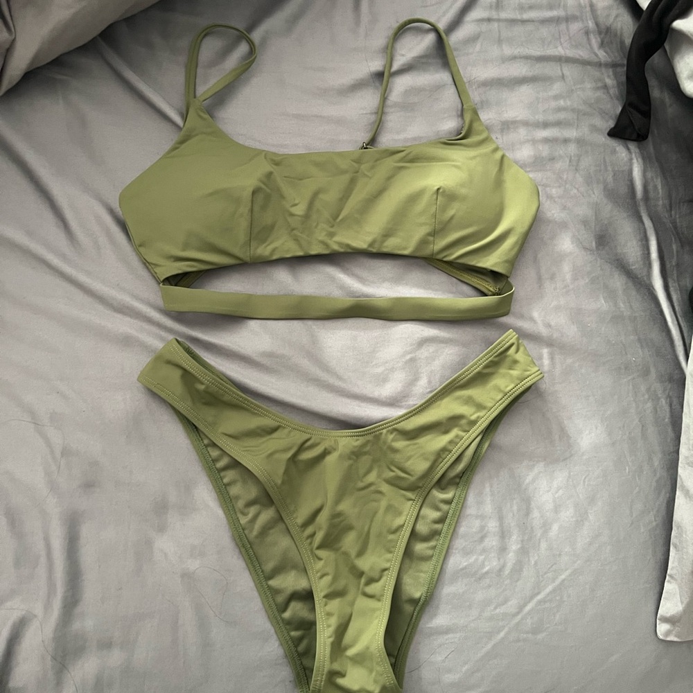 Bathing suit